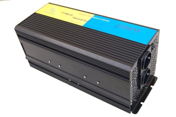 Pure sine wave power inverter 48V/230V 2500W