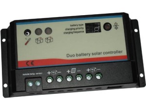 Régulateur de charge solaire PWM 12V/24V 10A double chargeurs